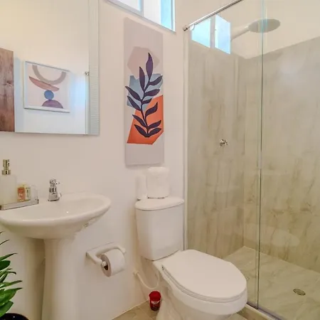 4 Bedroom - Minutes To Walled *