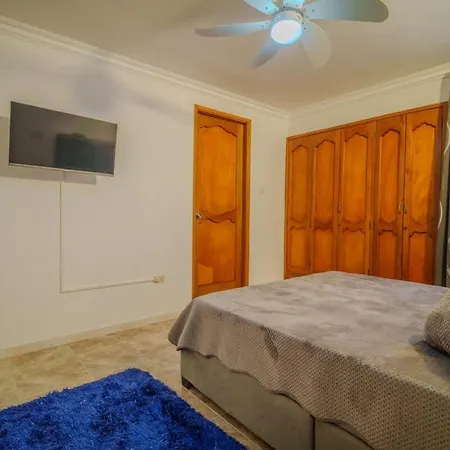 4 Bedroom - Minutes To Walled Cartagena