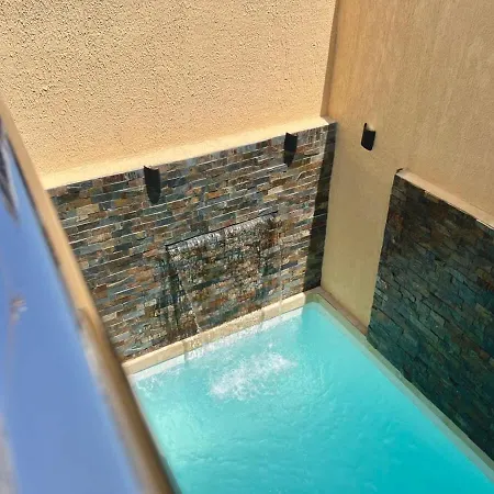 4 Bedroom - Minutes To Walled